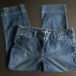 Ann Taylor LOFT sz 6 modern crop jeans 99% cotton 23” inseam and pockets